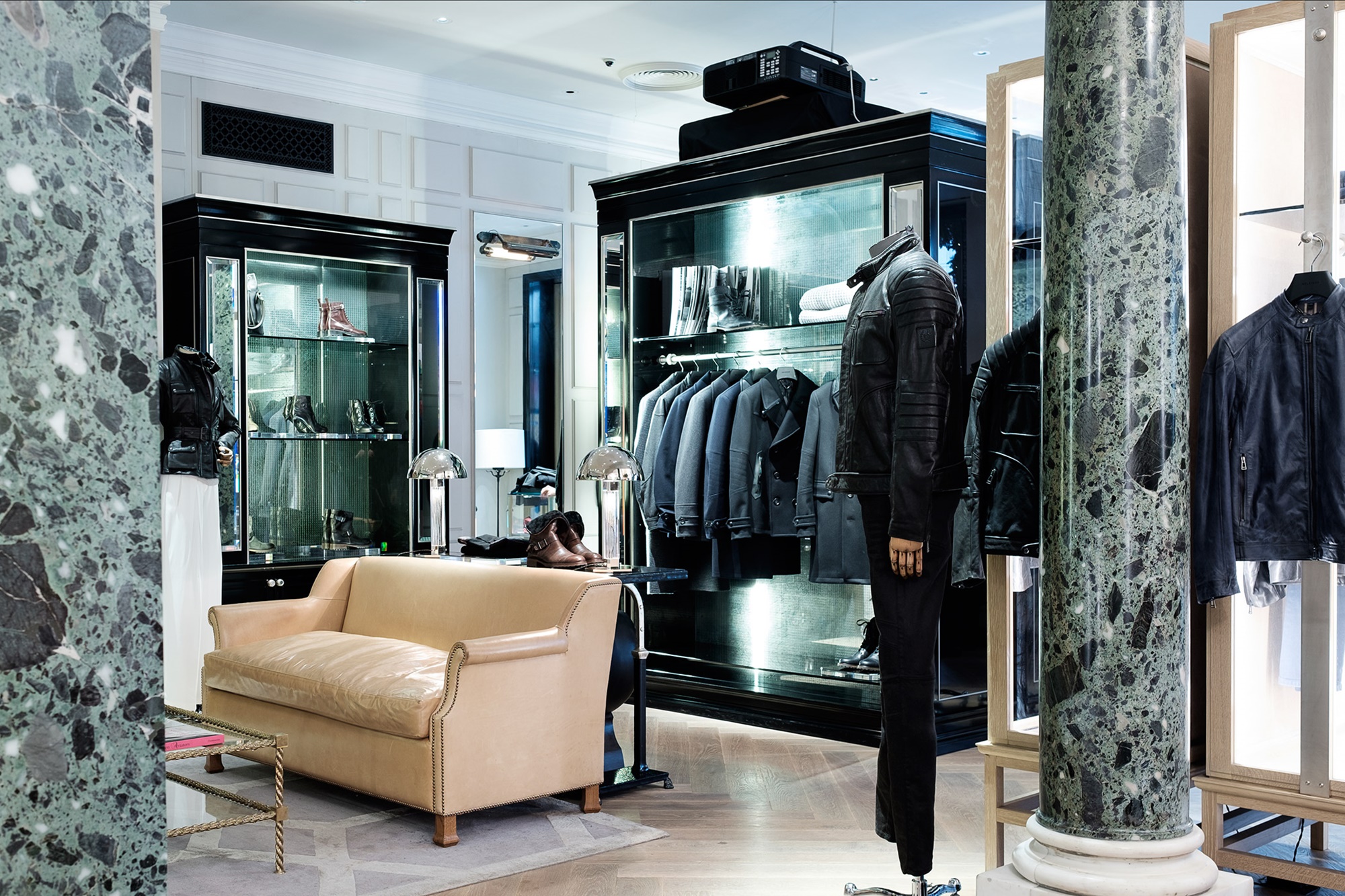 3006789_BELSTAFF-store.jpg