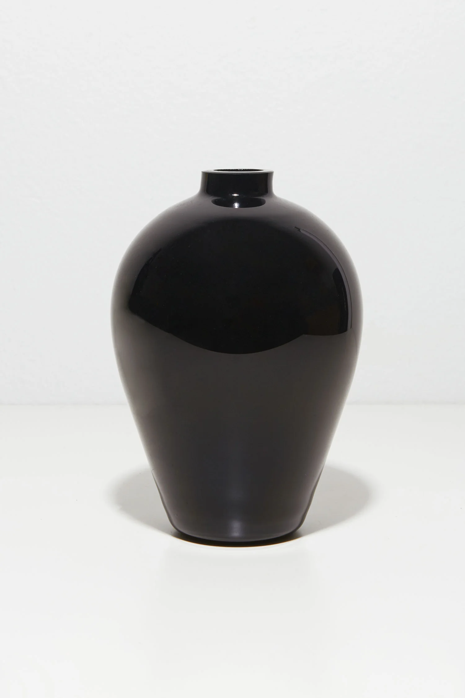 Milena_Mallory_Shop_Bottle_Vase_web.jpg