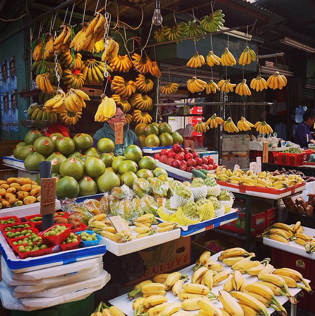  (Photo: Eat more bananas- Yau Ma tei, Hong Kong) 