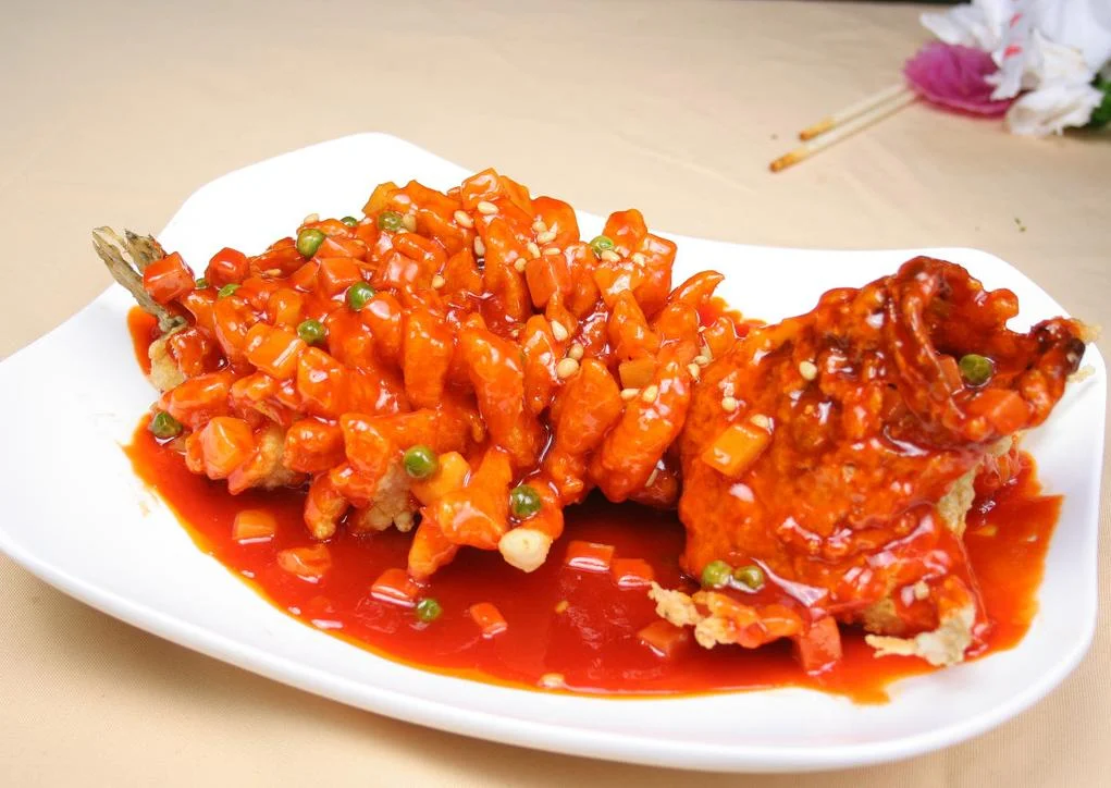 The squirrel-shaped Mandarin fish which is popular at De Yue Liu