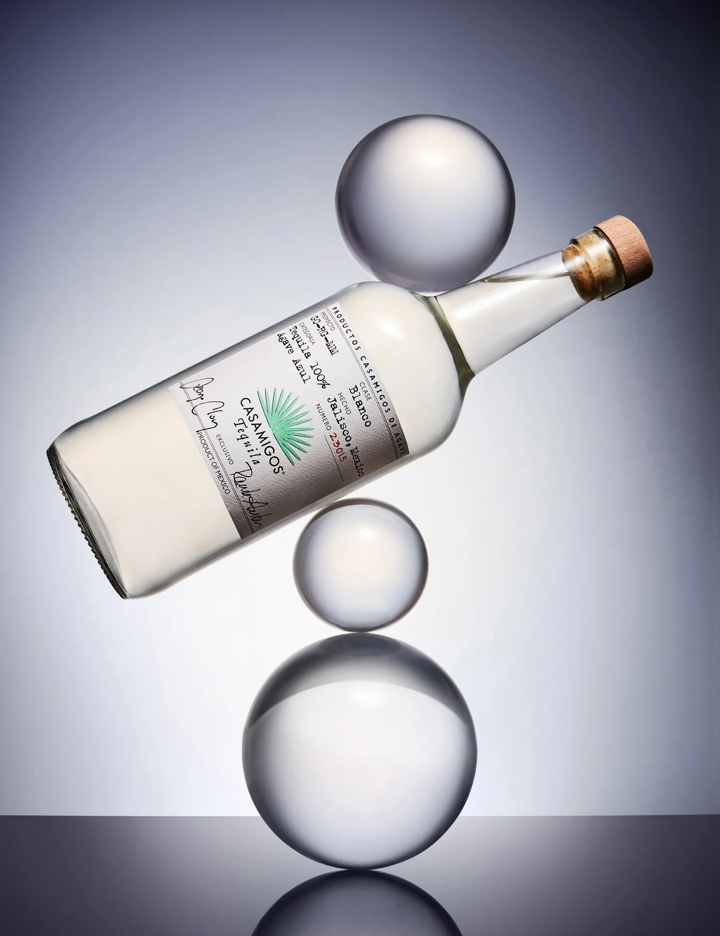  Drinks photography of Casamigos Tequila shot by London based still life photographer Josh Caudwell. Creative still life photography and product photography of alcoholic drinks and beverages. Still life photographer in London, NYC and Paris. 