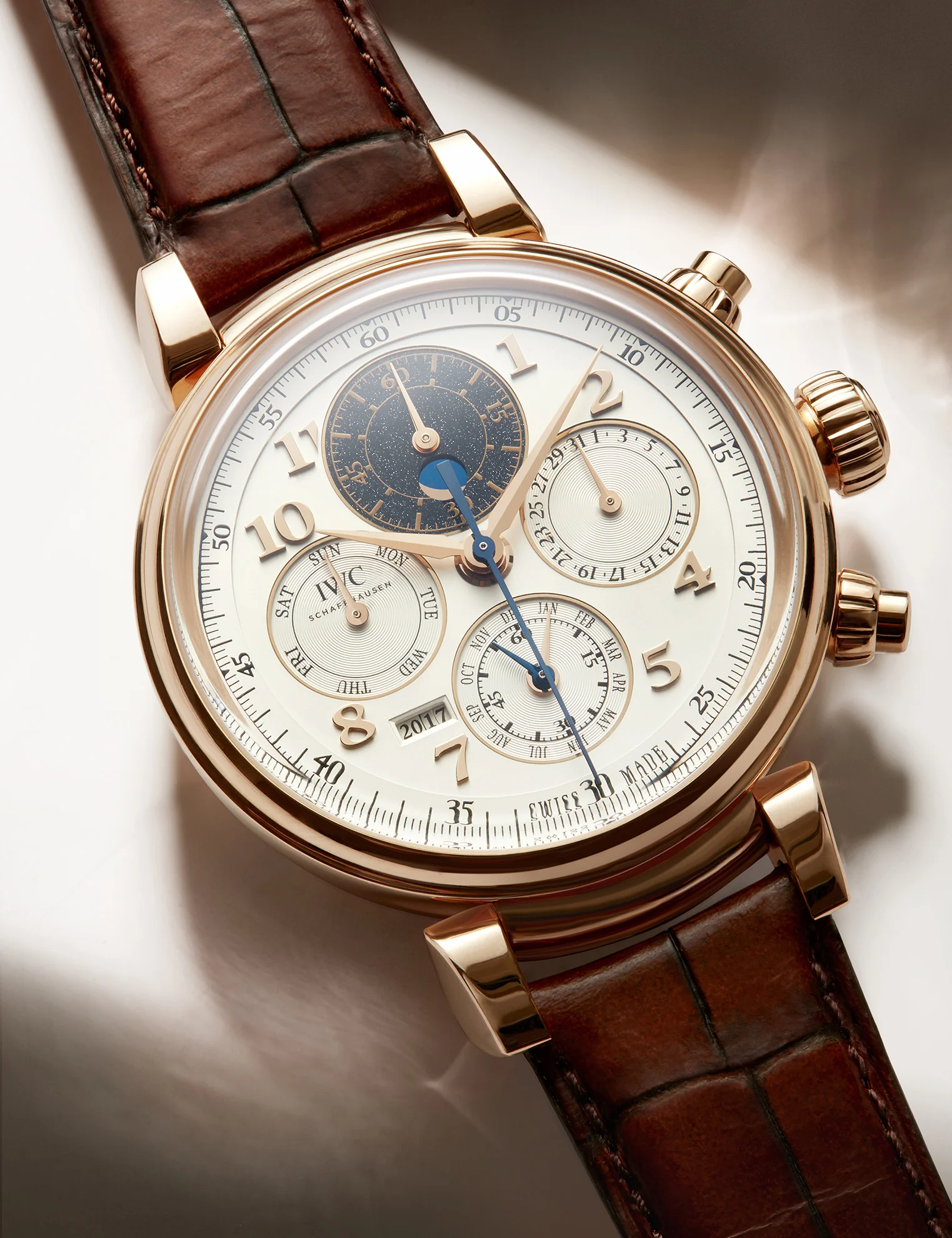  Still life photographer in London shoots watch close up photography. Watch photography specialist for high quality watch still life images. Luxury product photographer in London. 