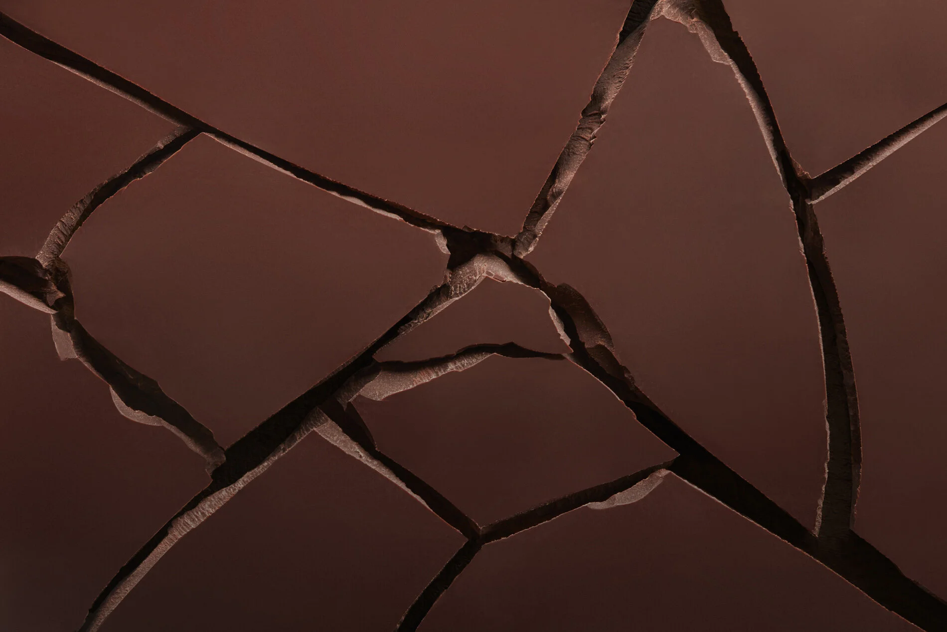 chocolate-creative-food-still-life-photographer-london-photography-cracked-broken.jpg