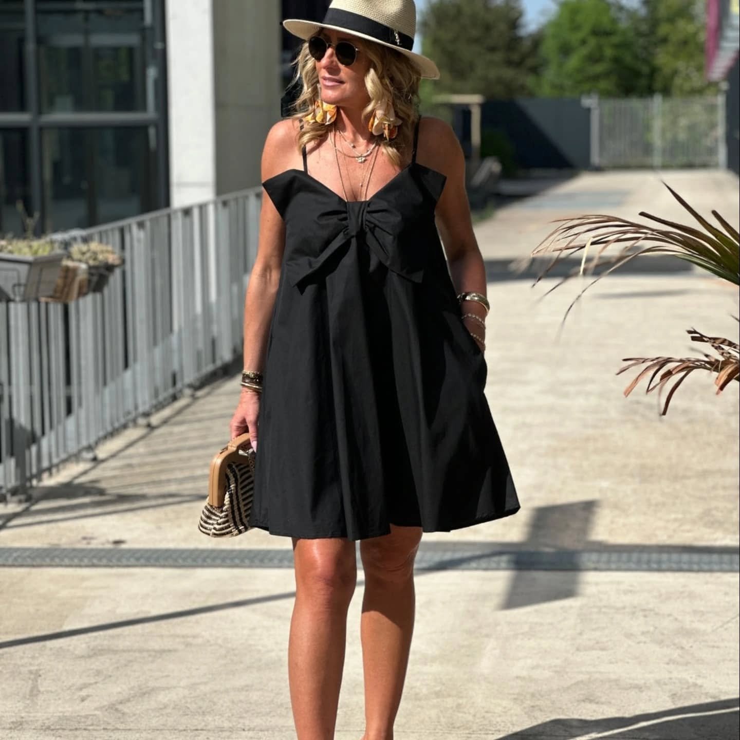 En exclu chez nous.
Elle arrive semaine prochaine !
En coton.
Petit prix ;)
Juste parfaite.
Pas beaucoup de pi&egrave;ces disponibles ;).
Bon week-end !!