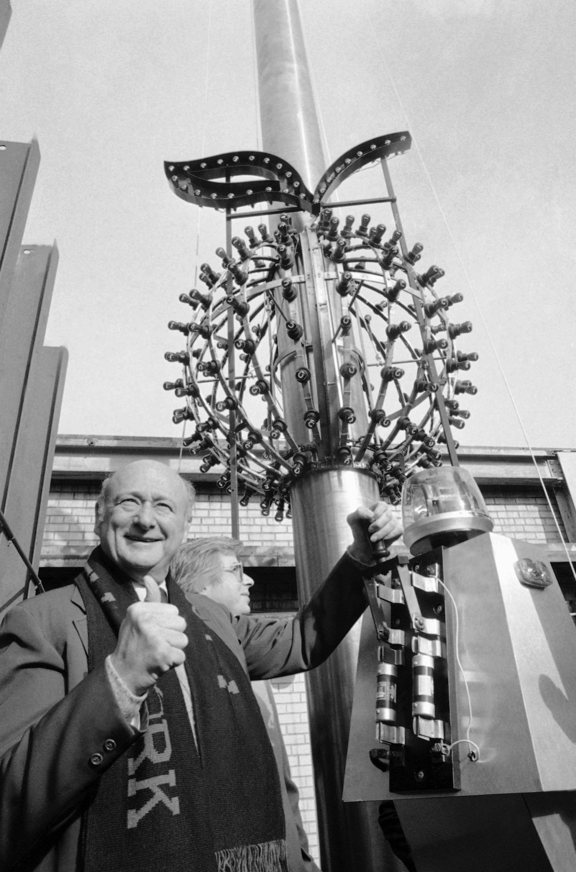 times-square-drop-ball 1981.jpg