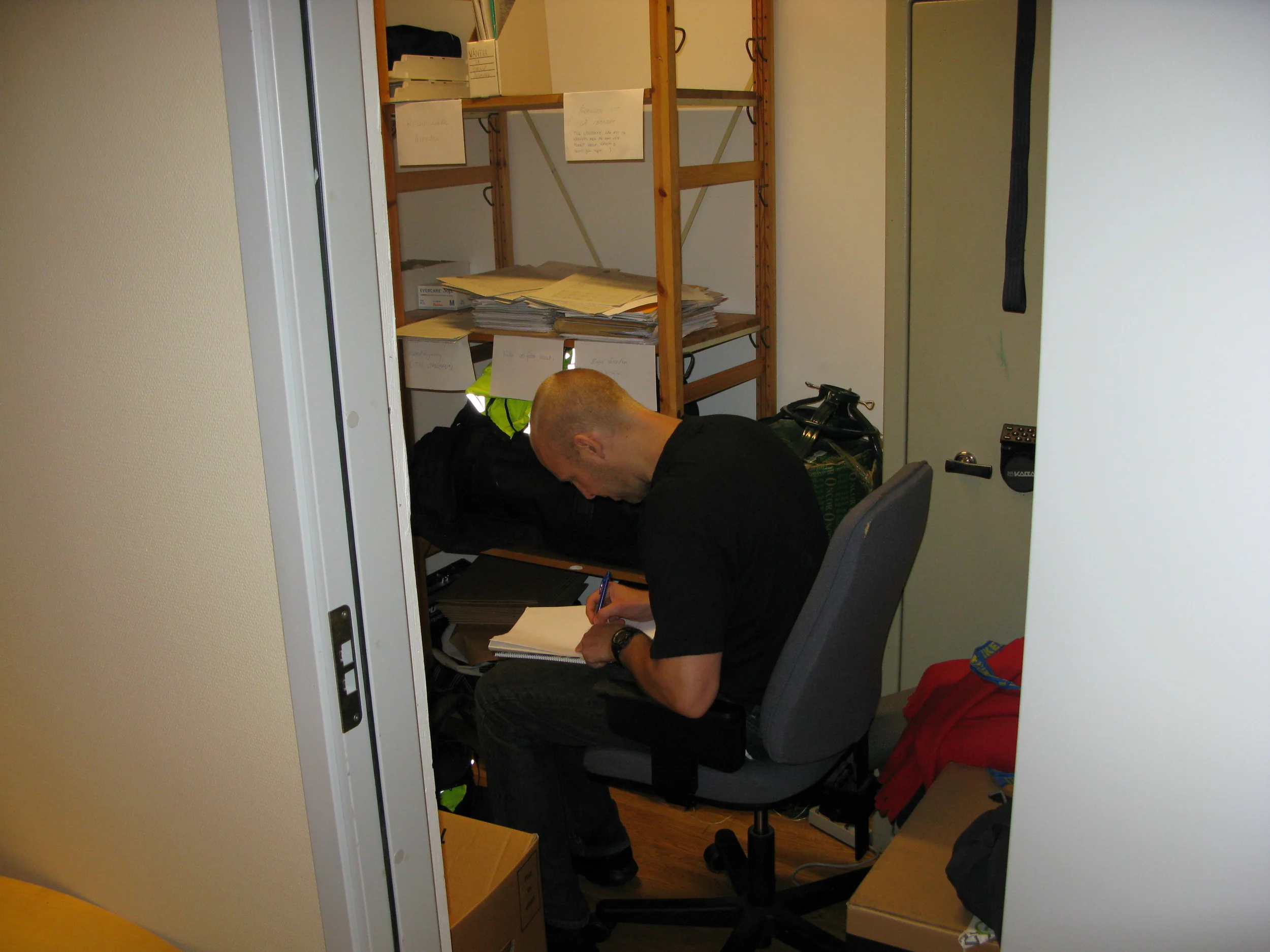 Ofta har forskningsarbetet inneburit att jag tillbringat åtskilliga tid i arkiv och andra lokaler där olika dokument förvarades.