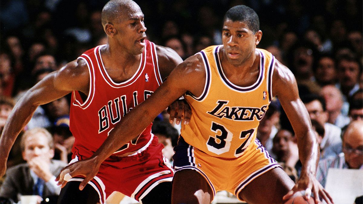 Micahel Jordan (l) was never shy to have a few words with an opponent. 