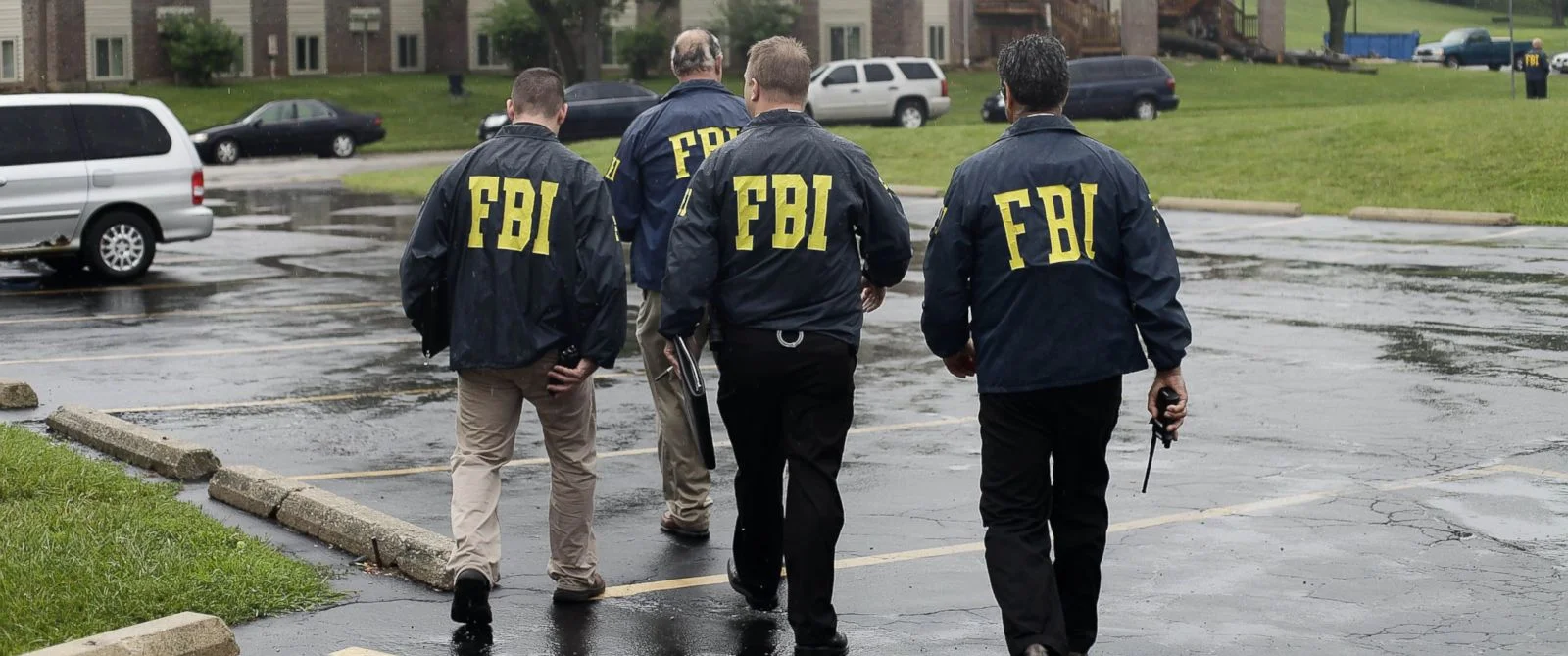 FBI negotiators are expected to remain calm under pressure. Elite coaches and athletes can learn a lot from them.