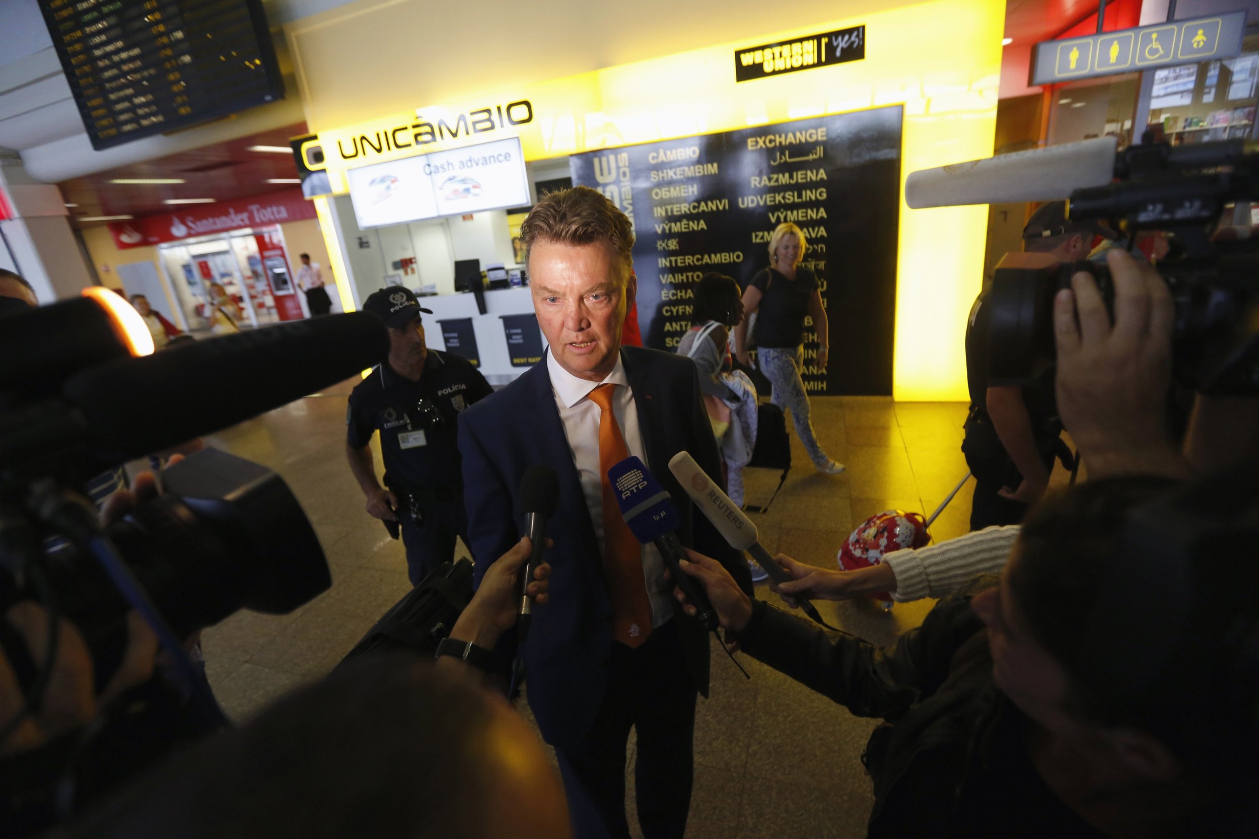 Louis van Gaal has never been a universally popular figure with the press and has had to constantly battle for a positive image. Here, as head coach of the Netherlannds, he speaks with journalists ahead of the 2014 World Cup in Brazil. Image supplied by Action Images / Rafael Marchante