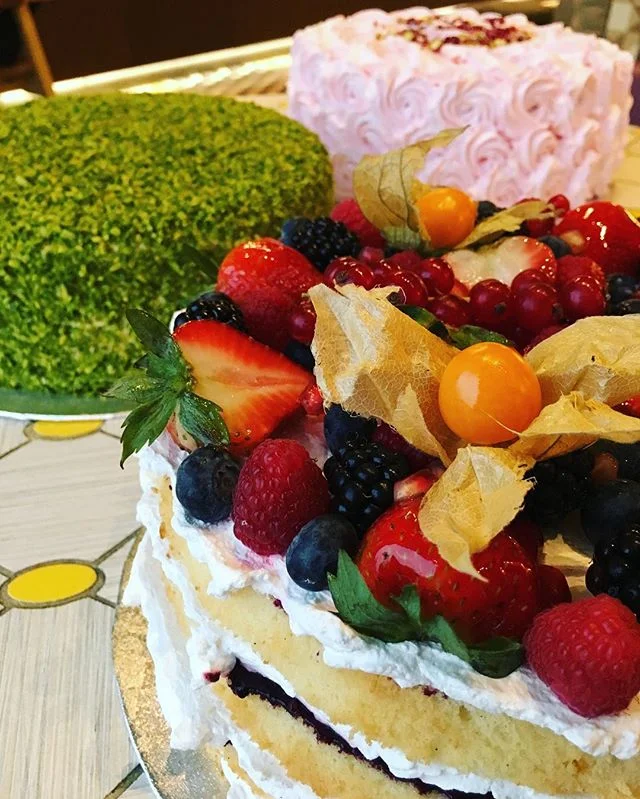 Enjoy a selection of our home-style cakes only at Lumee!
تمتع بمجموعة مختارة من مختلف الكعكات المنزلية فقط في لومي.
#LumeeStreet #Bahrain #Manama #Saar
#البحرين #السيف #المنامة #لوميي
