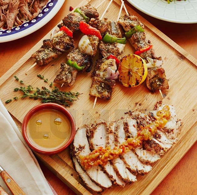 We ❤️ grills at #LumeeSaar. (Pictured: Za’atar Chicken Thighs and Moroccan Spiced Grilled Turkey Breast). نحن ❤️ في مشاوي سار. (صورة: أفخاد الدجاج بالزعتر و صدر ديك الرومي الموشوي بالبهارات المغربية). #LumeeStreet #Bahrain #Manama #Saar
#البحرين #السيف #المنامة #لوميي