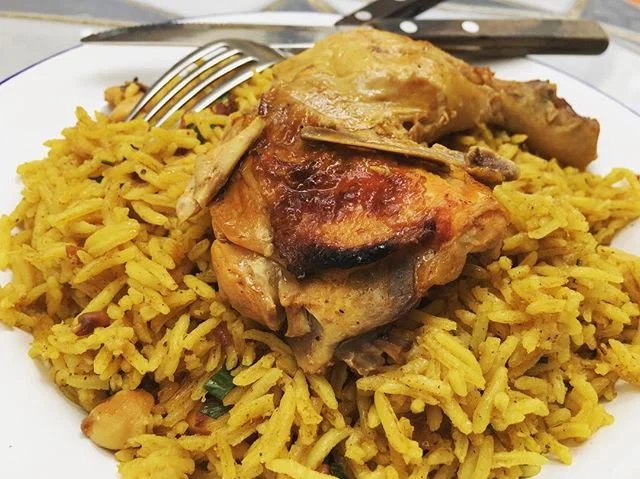 Here are today’s #Lumee #DailySpecials at #AlAaliComplex
Warm Dishes: Chicken Kabsa Shamia, Ghouzi Lamb Shank with Spiced Rice, Prawn Kalya Curry
Salads: Raw Artichoke & Herbs Salad
Ice Cream: Mixed Berries Sorbet
Cakes: Rahash & Pistachio Cake, Pomegranate & Berries Cheesecake, Banoffee Pie
Sharbat: Red Grape Lemonade
الأطباق الساخنة: كبسة دجاج شامية ، غوزي لحم مع الرز بالبهارات ، كاري قلية الربيان
سلطات: سلطة الخرشوف مع الأعشاب
أيسكريم: سوربت التوت المشكل
الكعك: كعكة الرهش مع الفتسق ، كعك الجبن بالرمان و التوت ، فطيرة البنوفي
شربت: ليمونادة مع العنب الأحمر
#LumeeStreet #Bahrain #Manama #Saar
#البحرين #السيف #المنامة #لوميي