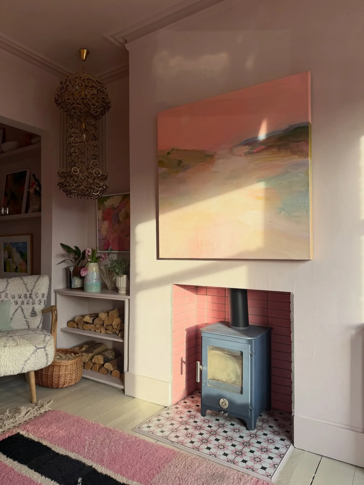 New paintings lit up in the sunshine at home yesterday&hellip; which is such a rare occurrence at the moment ! I love how they look in the light . 
&bull;
These grey skies and rainy days can really get you down so I&rsquo;m always looking for glimmer