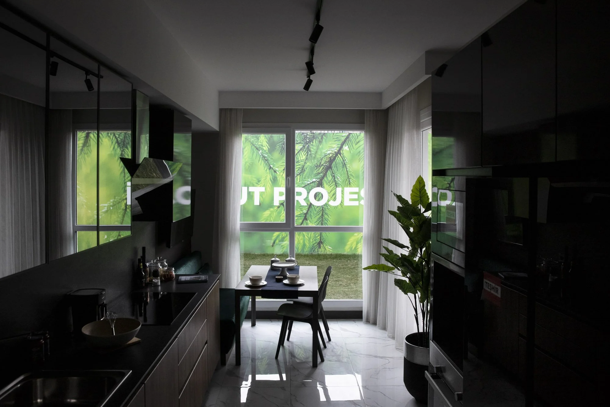 Basaksehir showroom flat