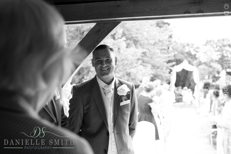 groom waiting for bride at ye olde plough