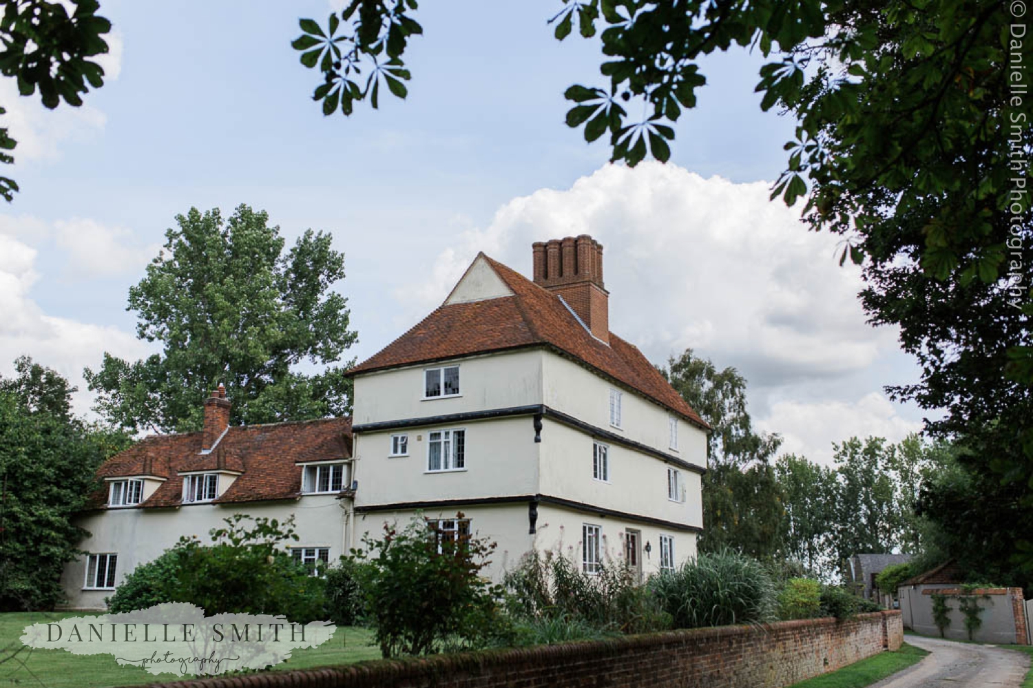 houchins farm house from outside