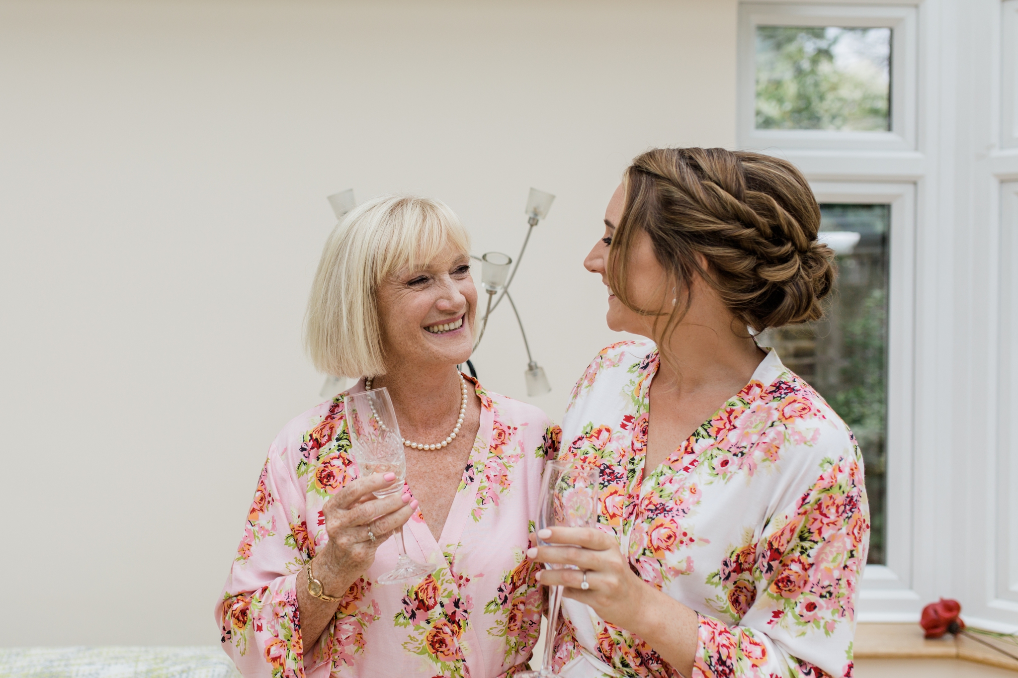 bride and her mum during morning preparations