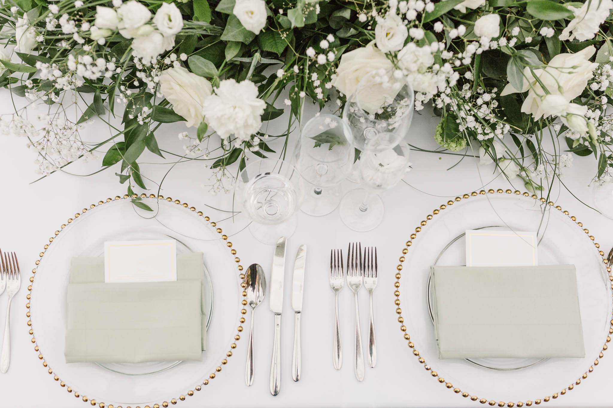 top table white and gold details