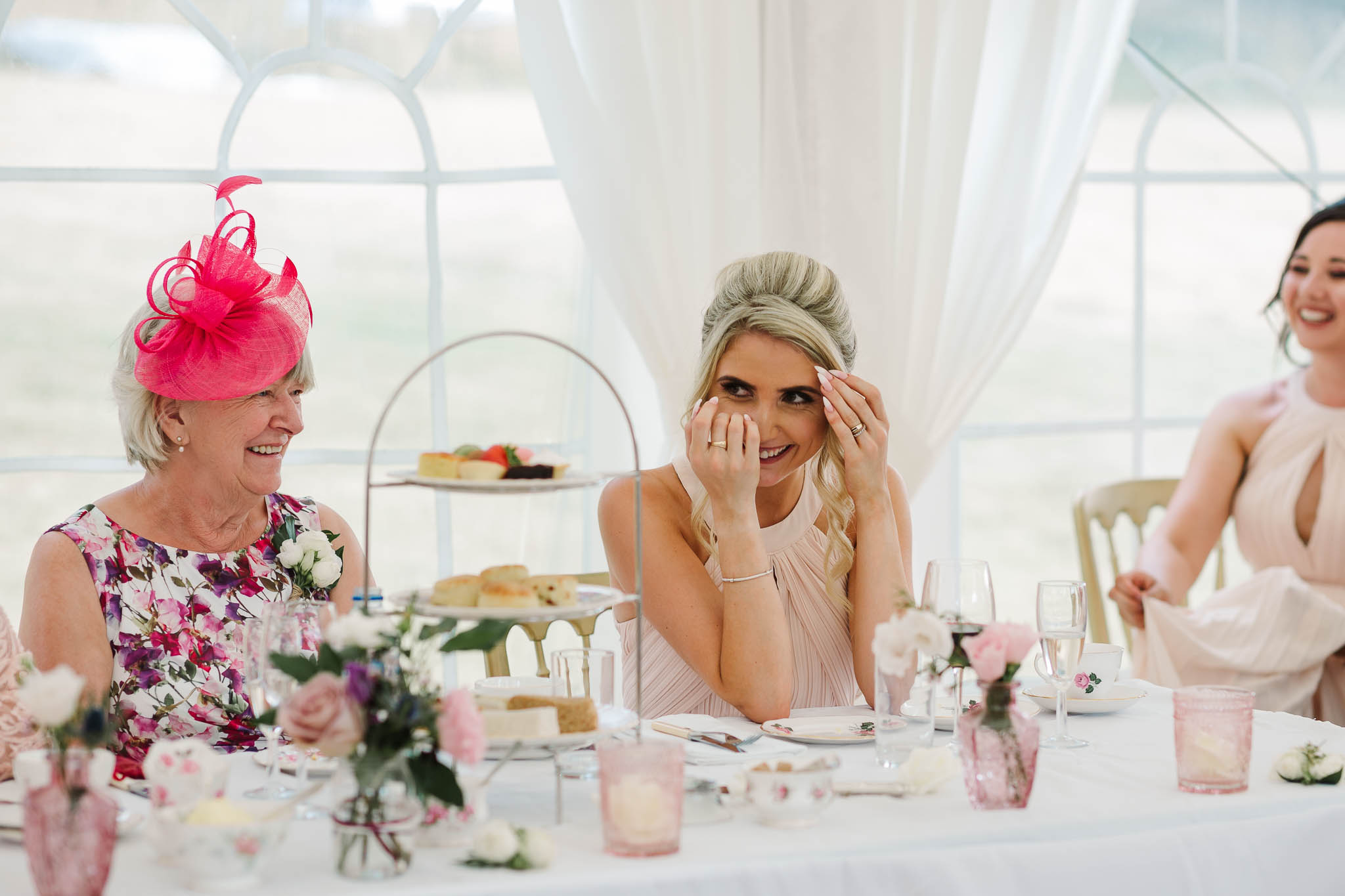 sister embarrassed at wedding speech