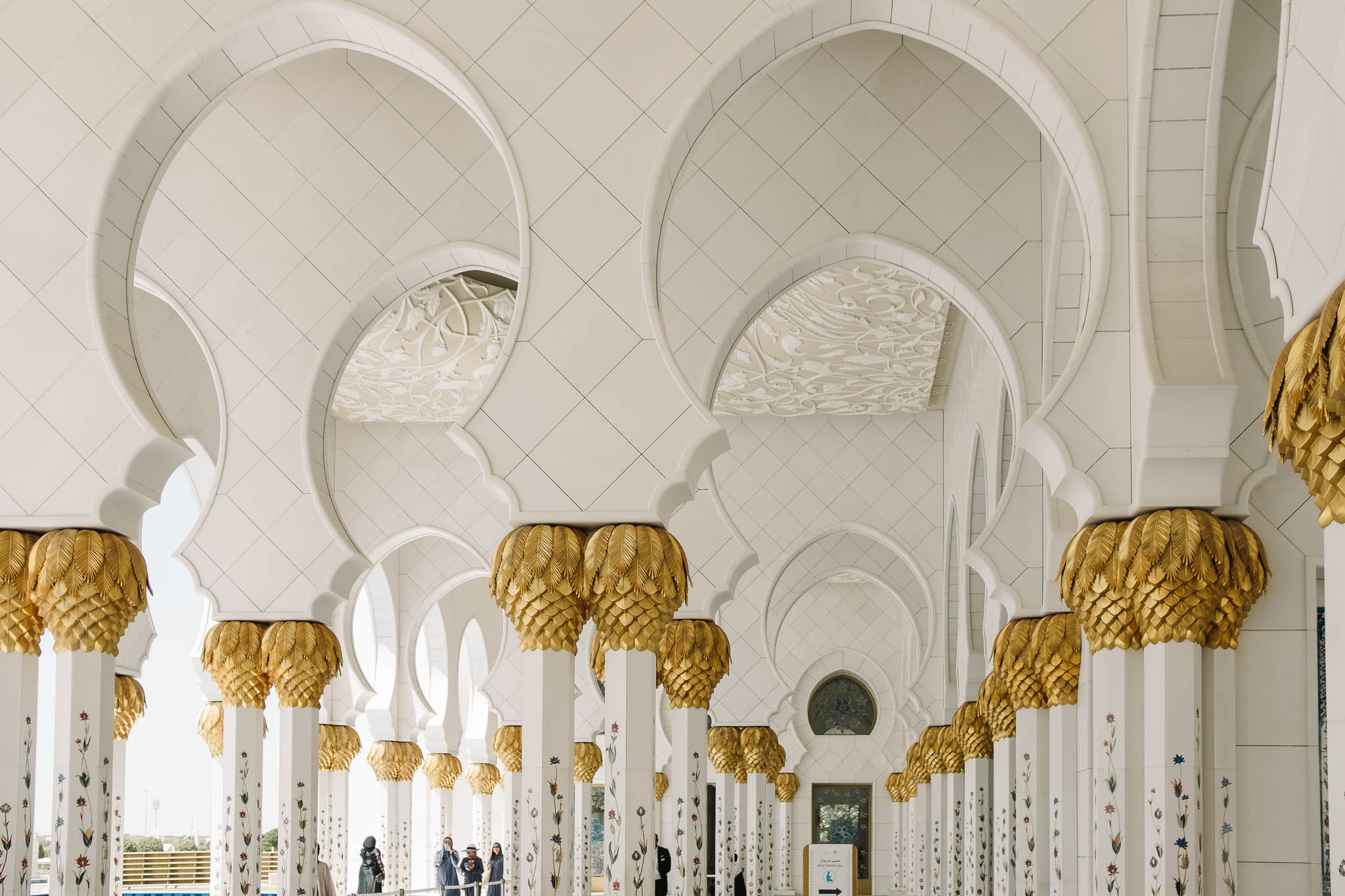 ornate columns in sheikh zayed