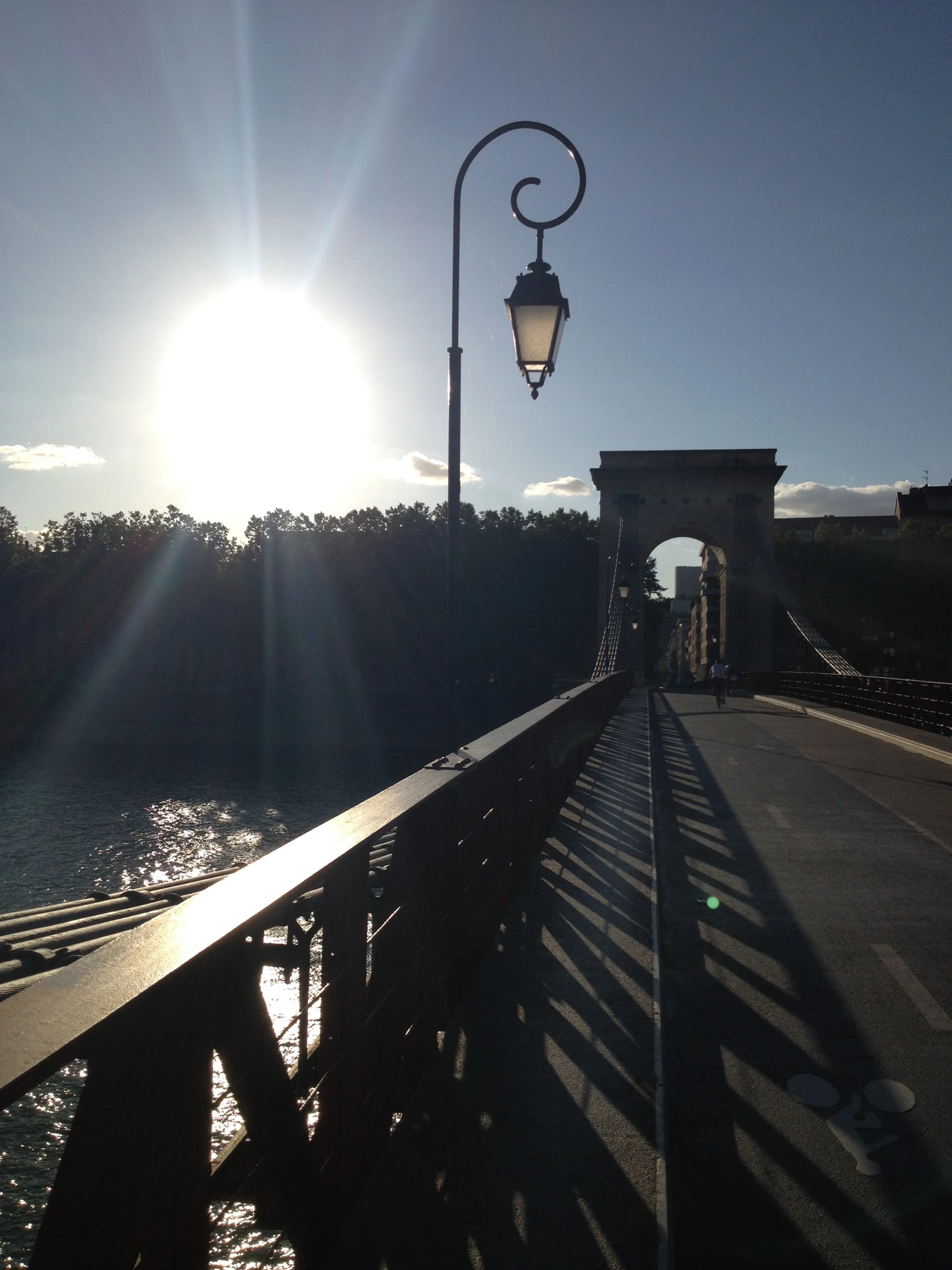 There are many ponts that span the length of the two rivers that run through the city: the Rhône and the Saône. 