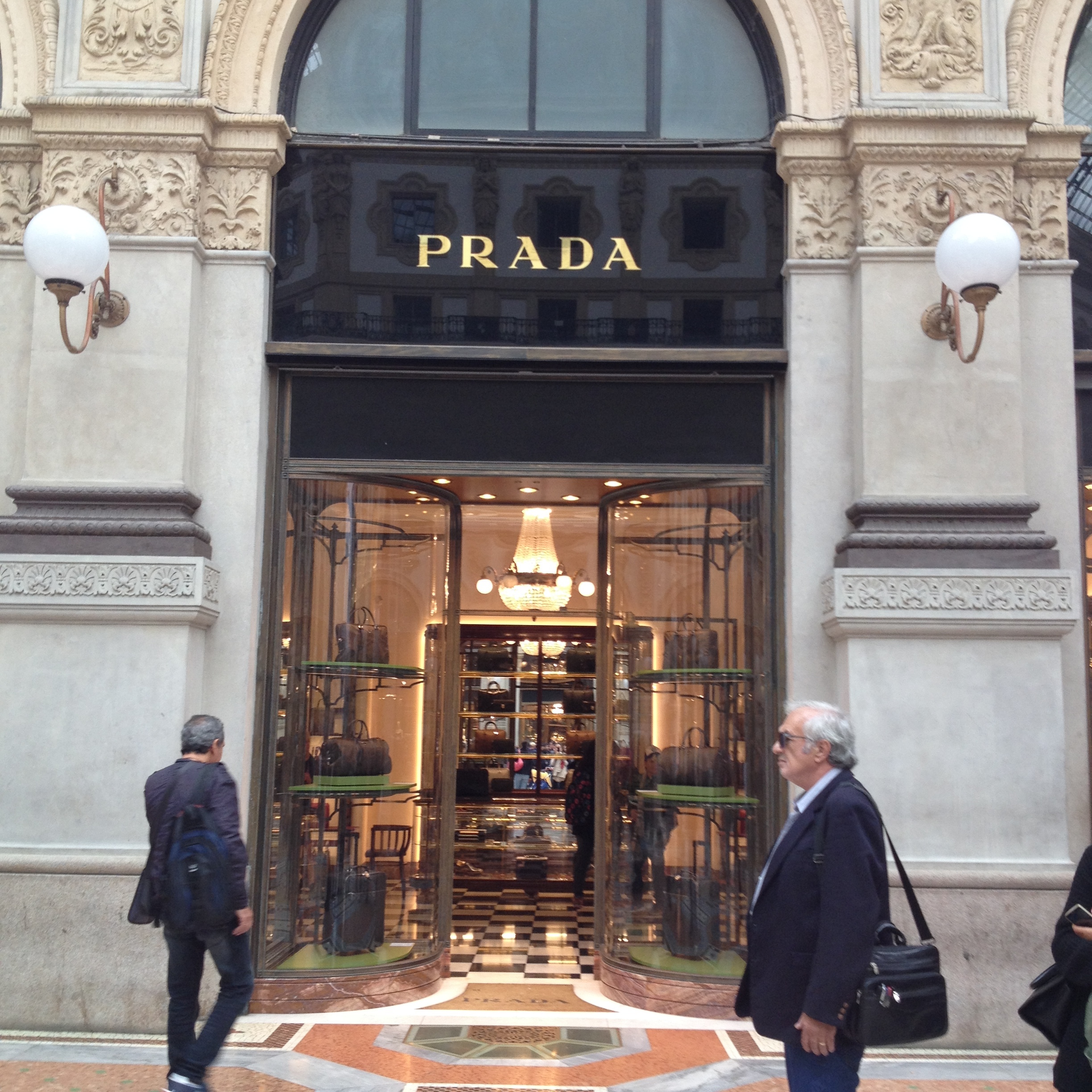 This photo pretty much sums up what I pictured Milan to be like in my head.