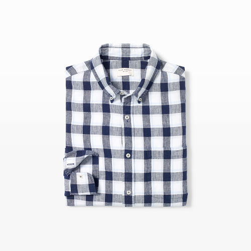 via clubmonaco.com