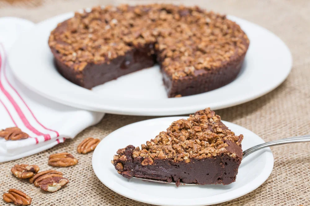 Flourless+Chocolate+Pecan+Tart+(slice).webp