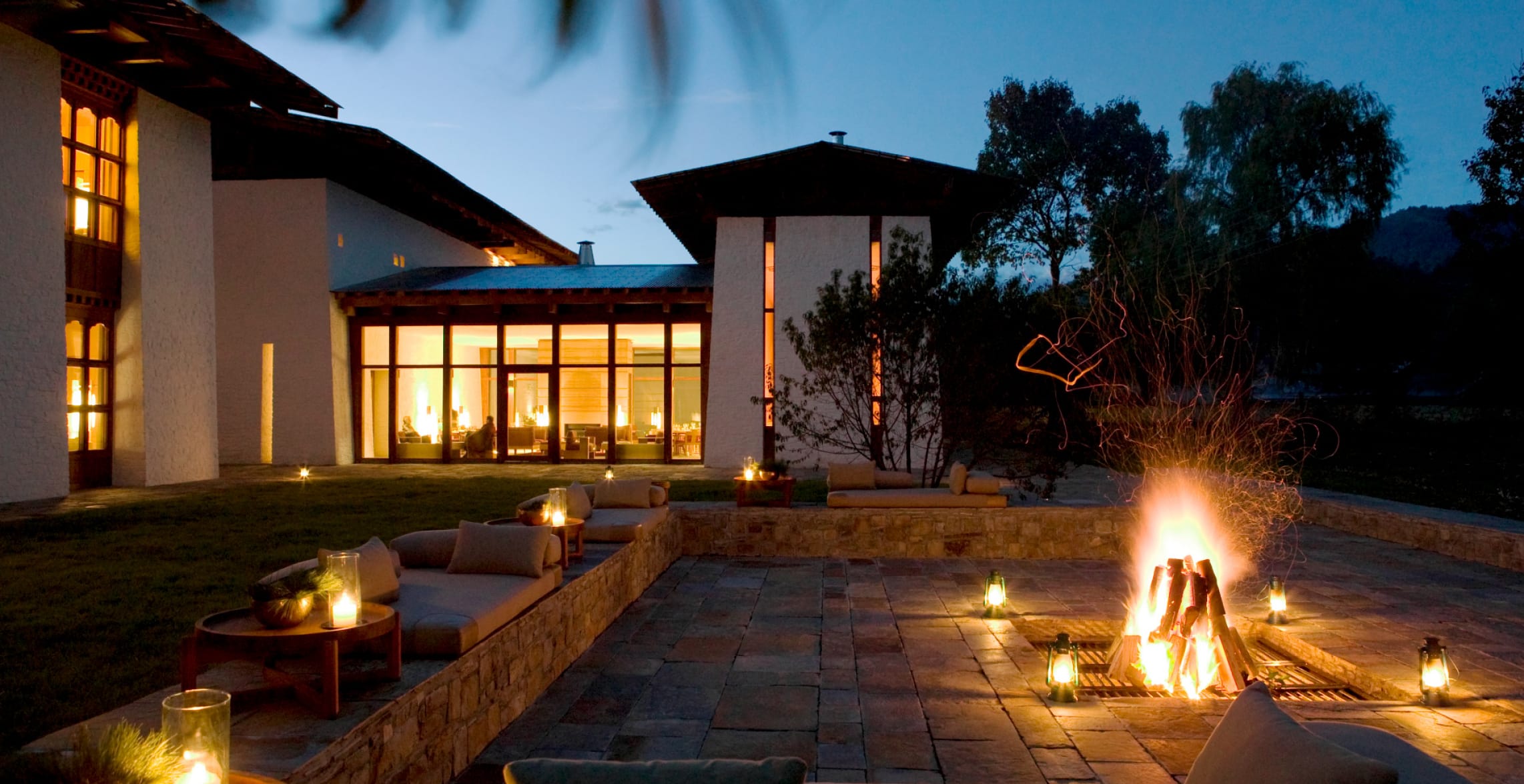 bumthang_courtyard_bonfire_night_office_4914_2.jpg