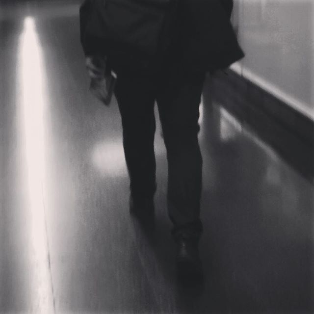&quot;El nombre del viento&quot; Patrick Rothfuss. 
#leer #lectura #libros #read #reading #creatividad #metro #madrid #madridmemola #subway #peoplescreatives #readers #book #bookstagram #instabook #instaproject #love #nice #beauty #art #culture #trav
