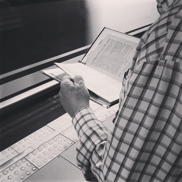 &quot;La lengua y la palabra&quot; Real academia espa&ntilde;ola. 
#bookstagram #instabook #beauty #nice #instadaily #instagood #leamonos #lectoredemetro #lectoresinfinitos #love #gentefeliz #gentequelee #palabrasyletras #lenguaespa&ntilde;ola #madri
