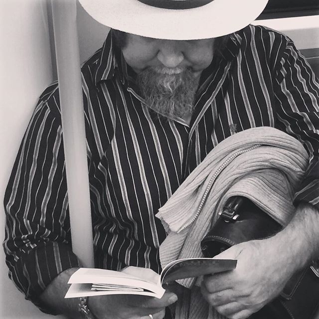 &quot;Los amigos cubanos de Miguel Hern&aacute;ndez&quot; 
#poesia #booklover #bookstagram #libros #gentefeliz #madrid #cuba #genteleyendo #travelgram #lovely #instagood #nice #madrid