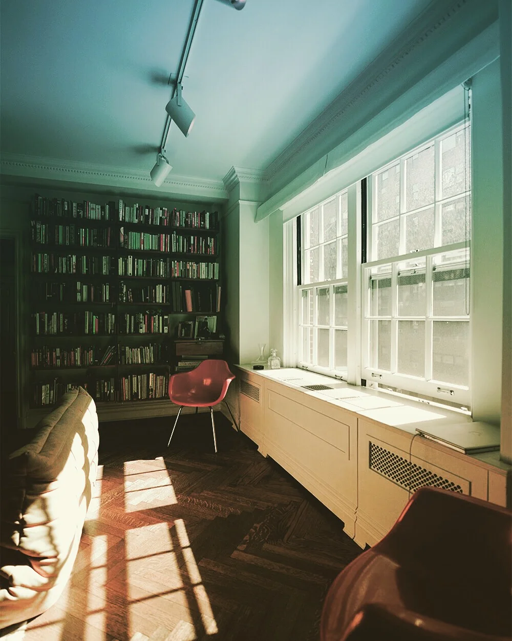 SUTTON PLACE SOUTH LIVING ROOM