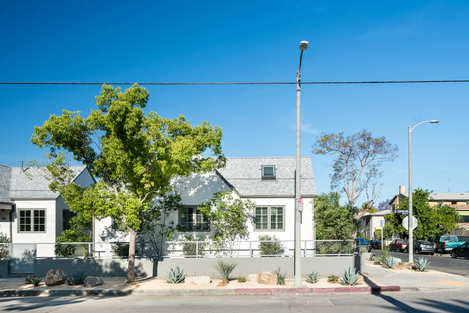 Cara Cara Hollywood - El Centro Facade