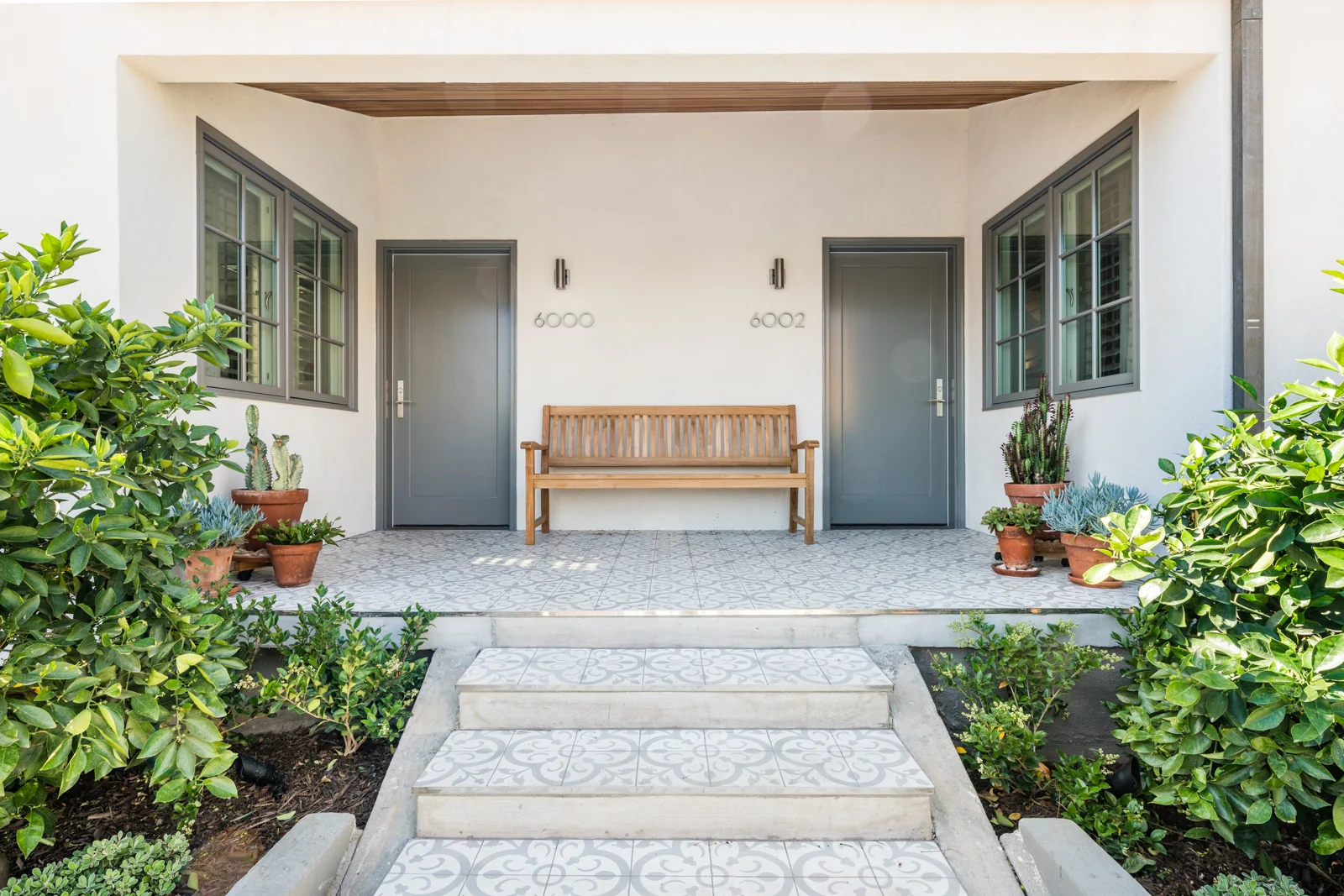 Cara Cara Hollywood - Barton Avenue Entry