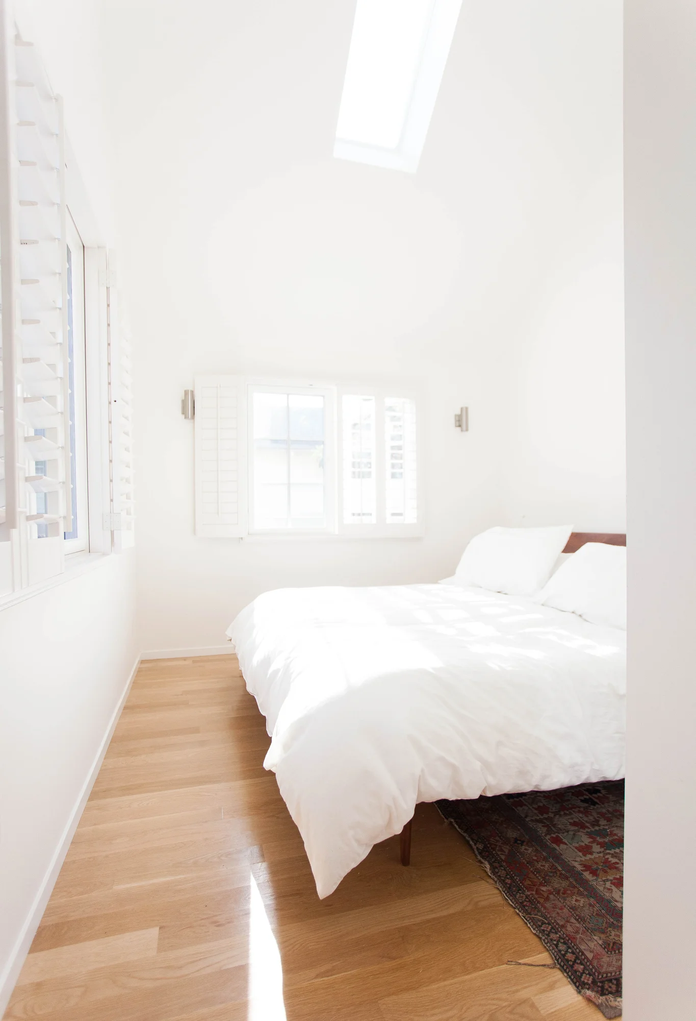 Cara Cara Hollywood - Vaulted Bedrooms