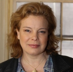 Catherine Curtin ( Stranger Things, Insecure, Orange is the New Black ) as Linda