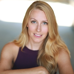 Elizabeth M. Kelly ( Blue Bloods, Terriers ) as Woman