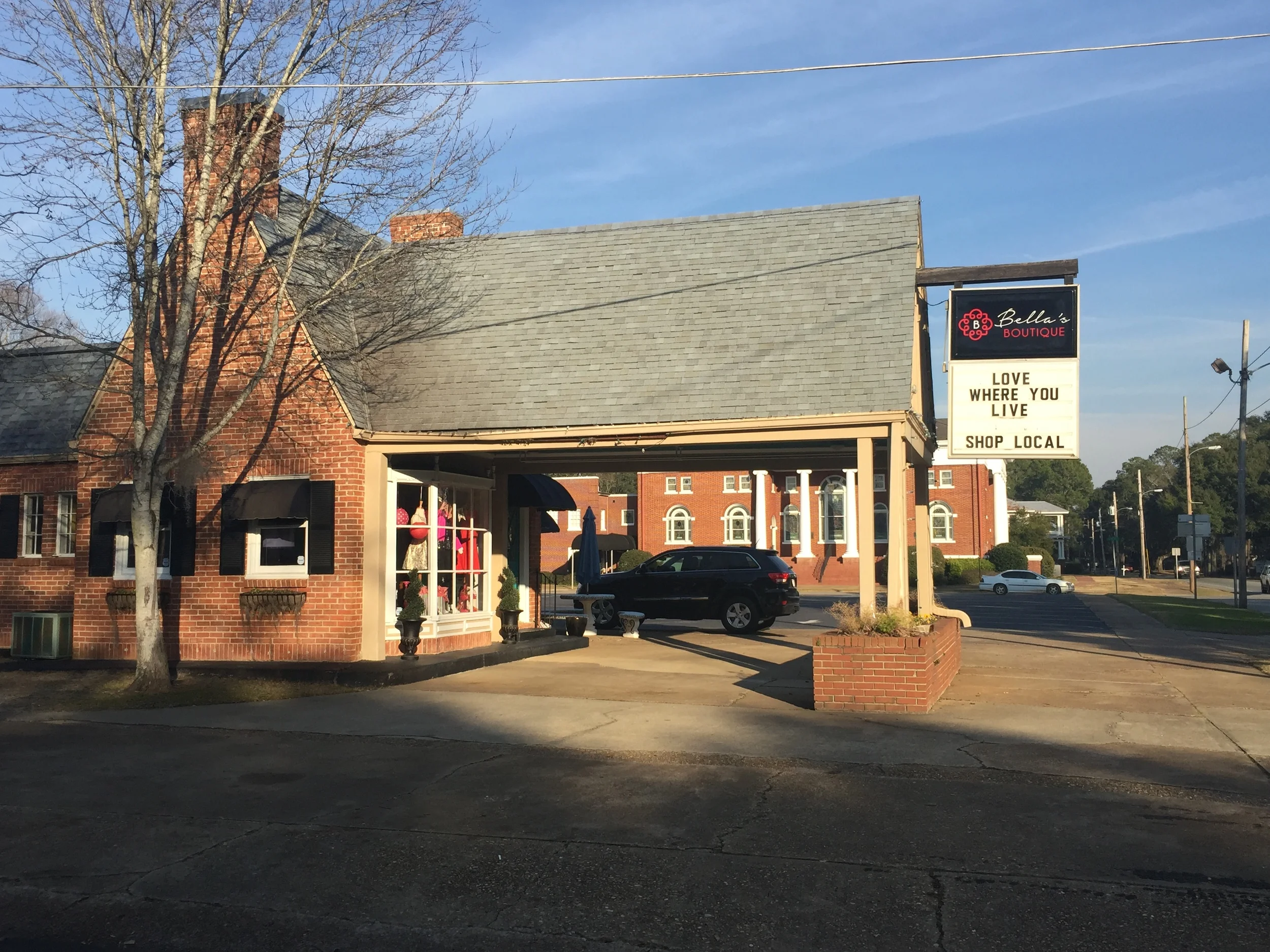 Bella's Boutique-Design, Print, Installation