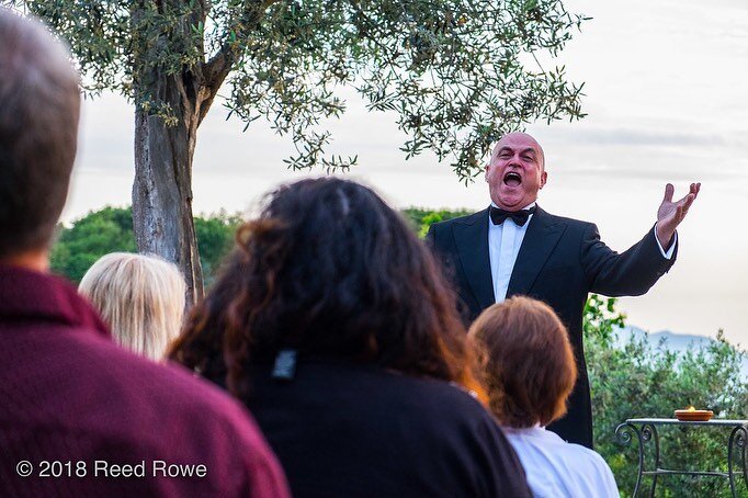 These pics weee taken by by good friend @reedrowe who I invited in my Amalfi Coast yoga retreat to help create an incredible experience for my guests. He helped to capture some life-changing moments during the retreat that were not even planned. 

Ch