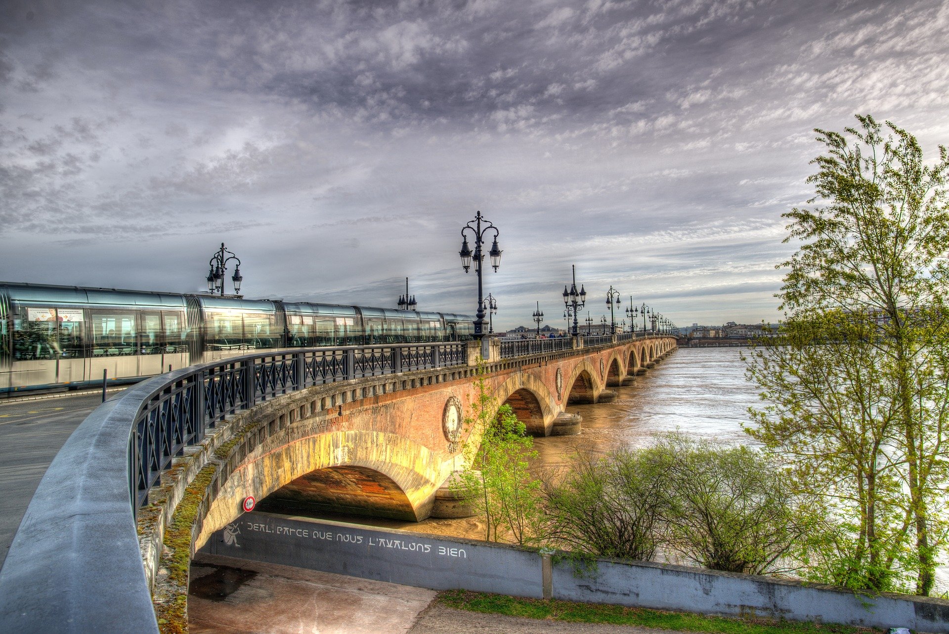 Bordeaux Bridge.jpg