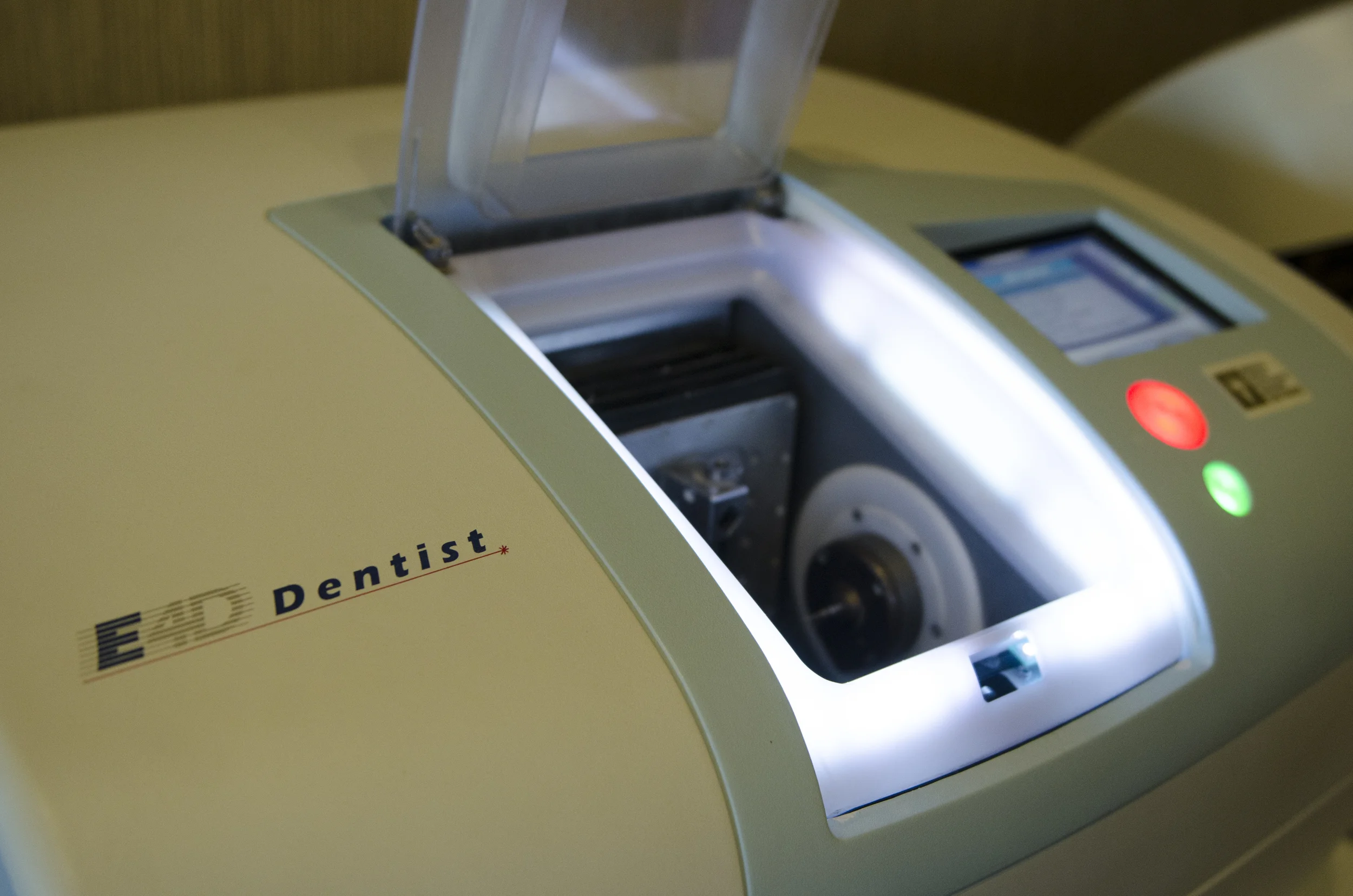 3D CAD/CAM Porcelain Mill E4D Dentist