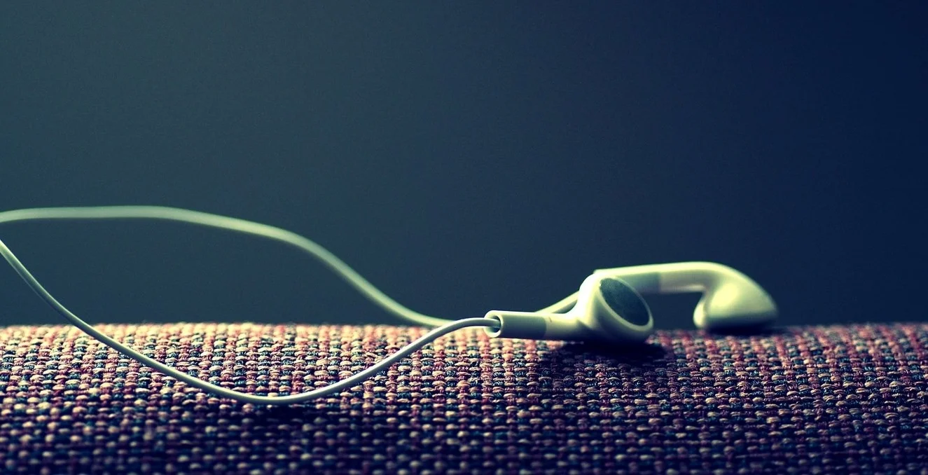 earbuds.jpg