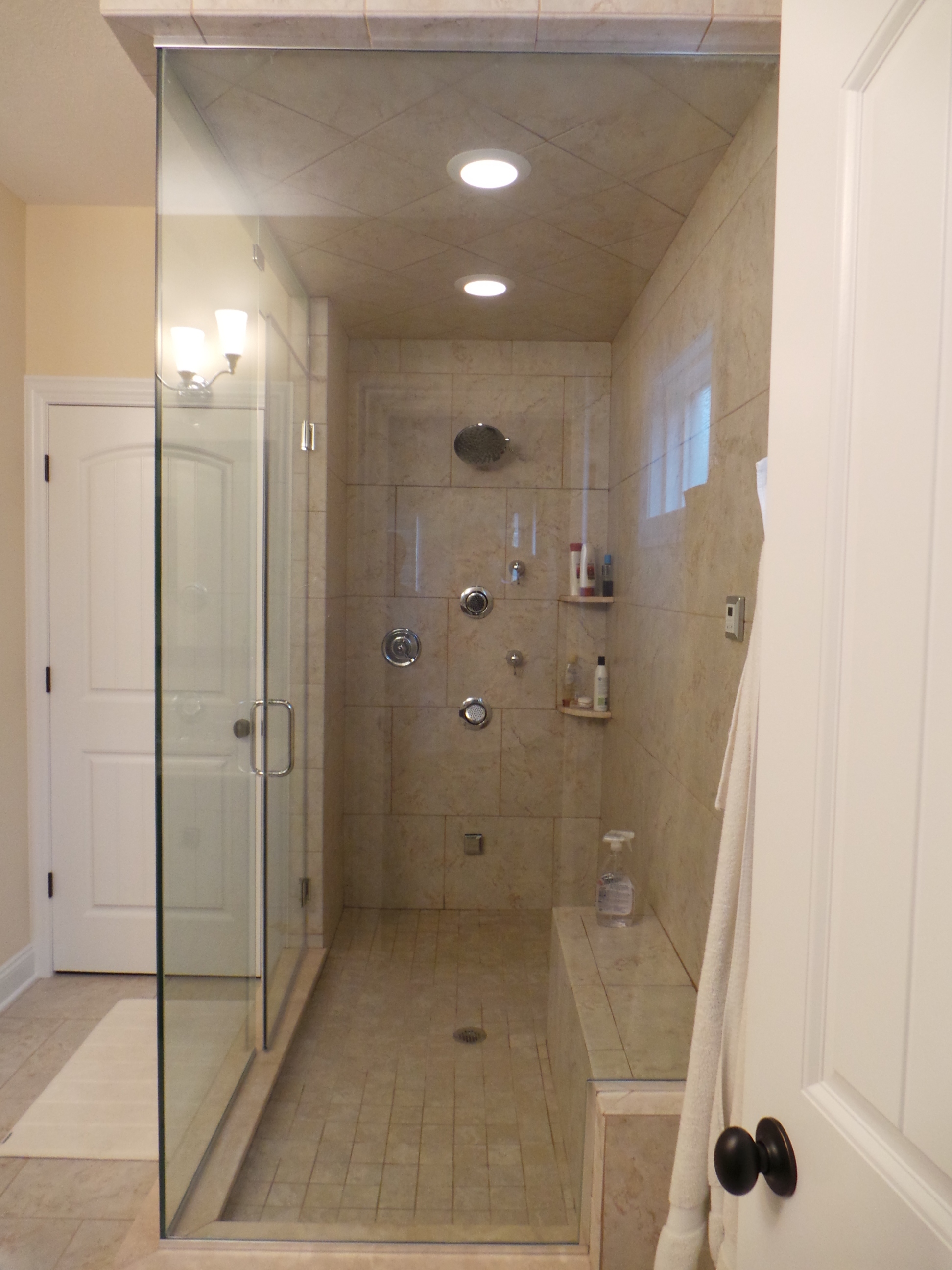 Pepper Pike custom home master bath by Perrino