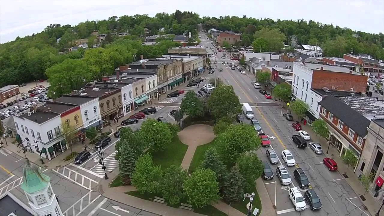 Chagrin Falls Town square.jpg