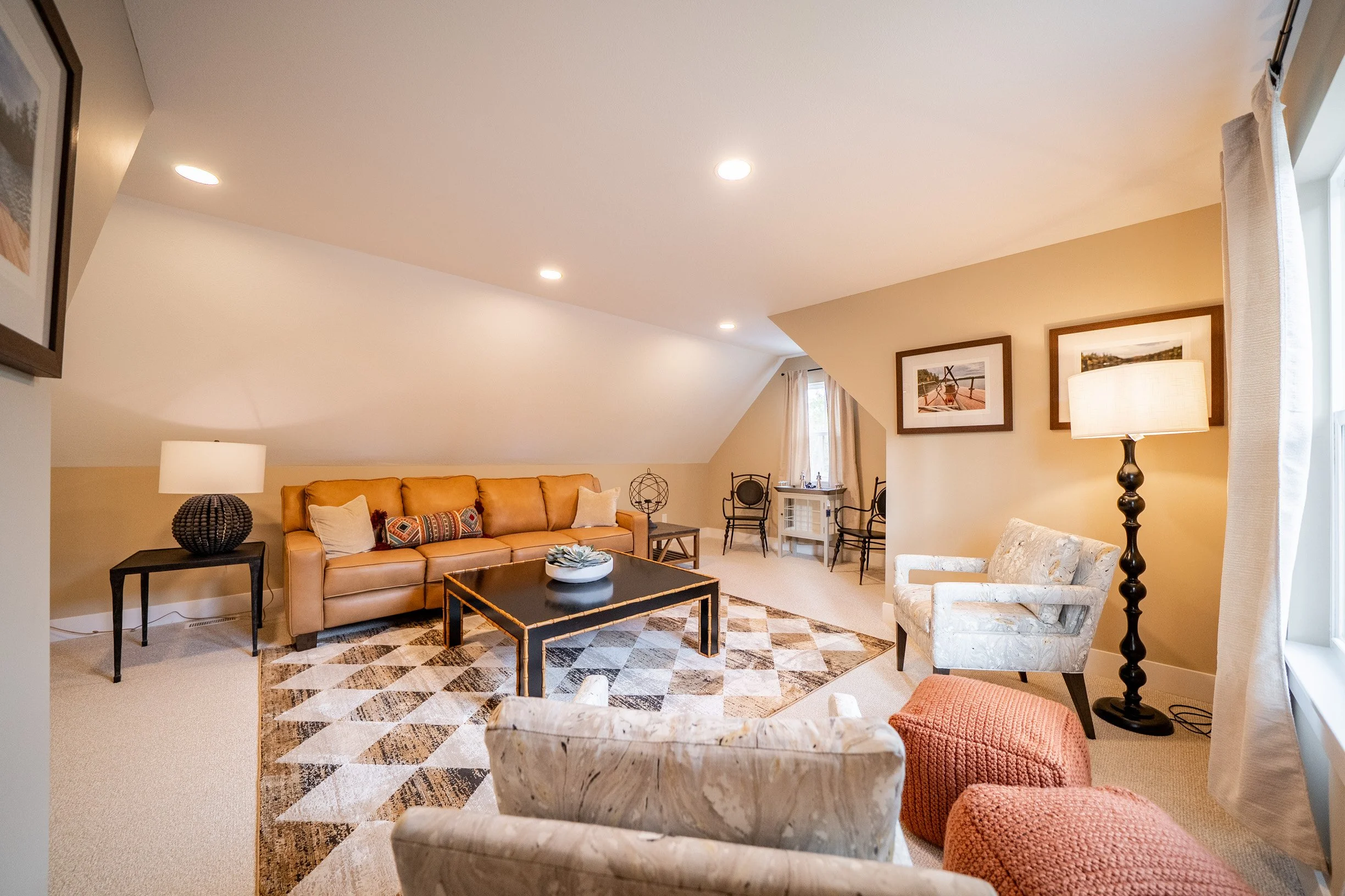 13 2nd Fl Bonus Room.jpg