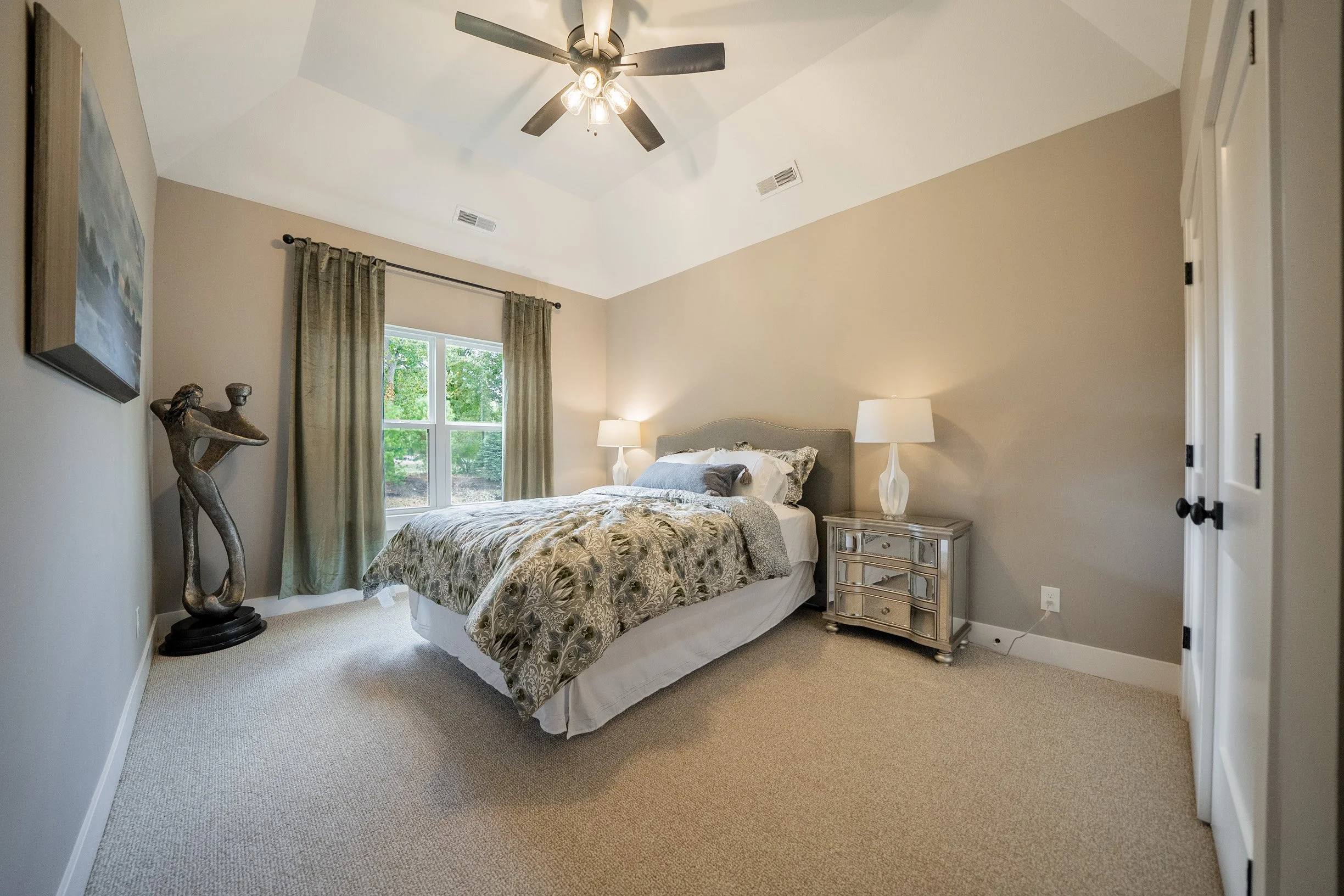 Guest Bdrm One 11.jpg