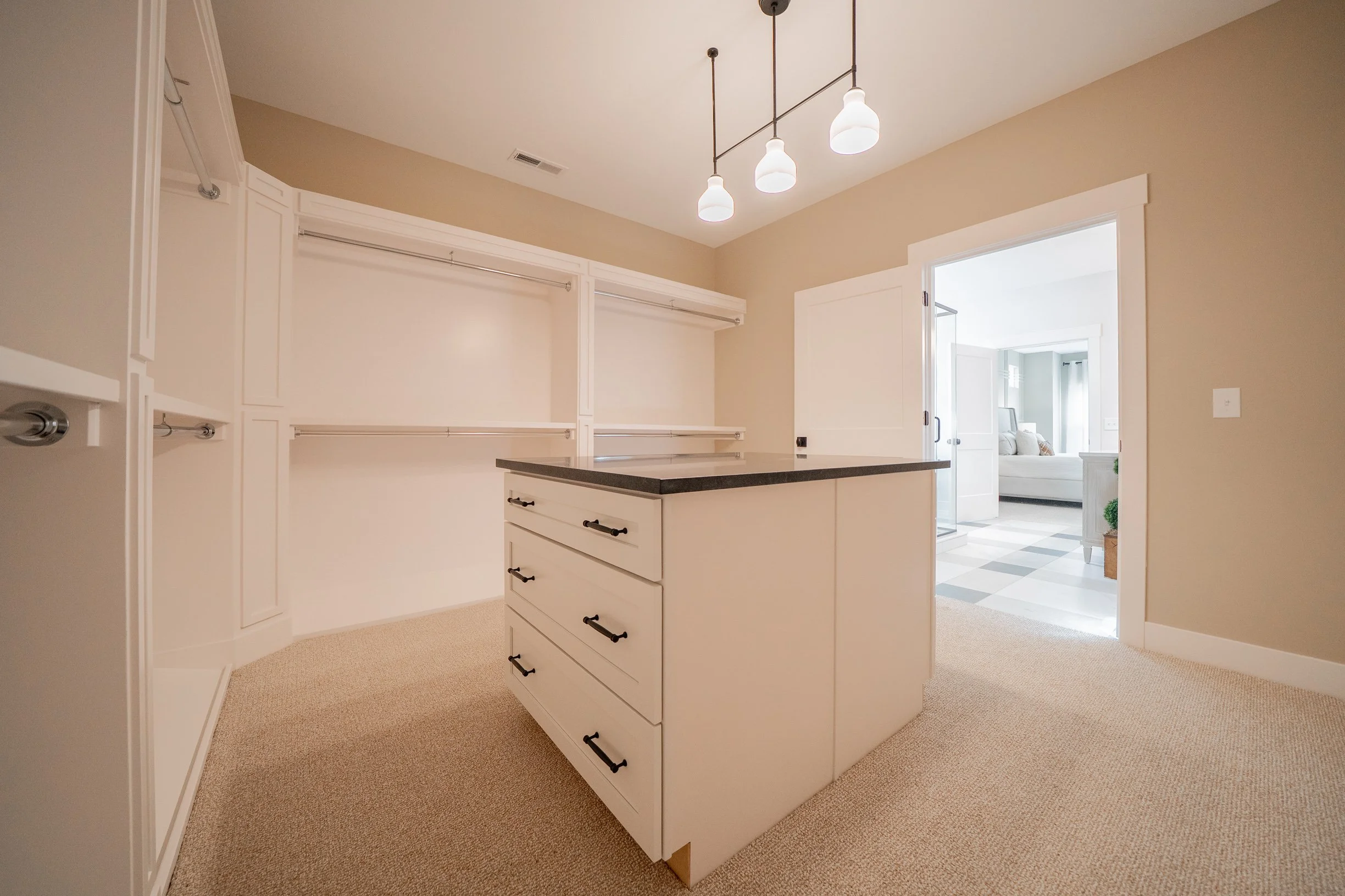 09 Primary Closet.jpg