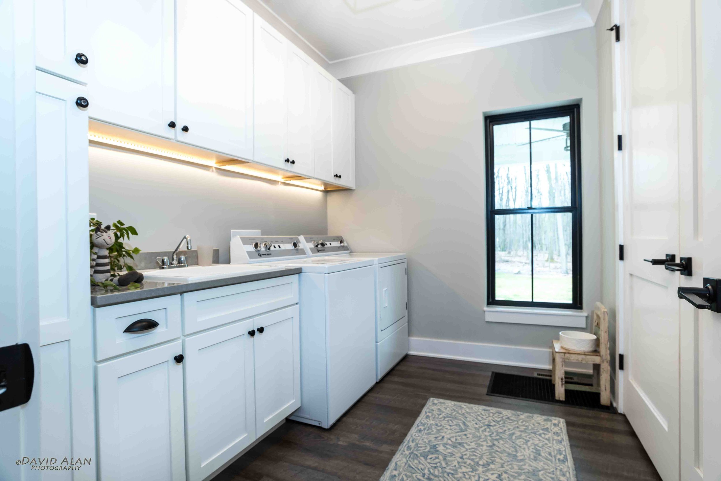 13 Laundry Room.jpg