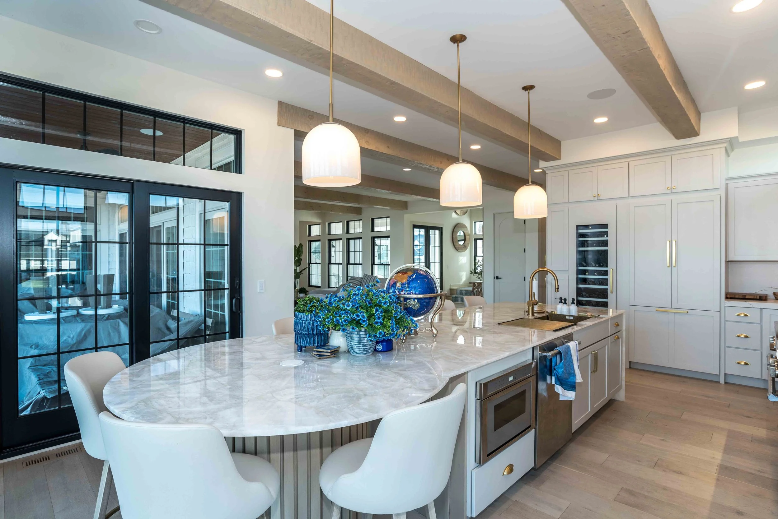 06 Kitchen Island.jpg